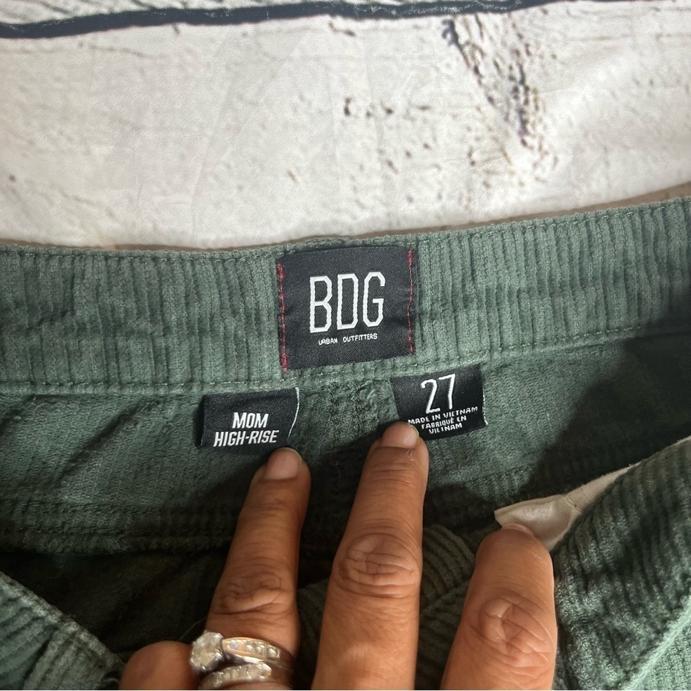 BDG Mom High Rise Corduroy Jean Size 27 - Picture 2 of 10